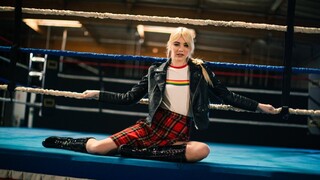 Medium Tits, Big Fun: Lesbian Car Scene - страстные шлюхи в HD BIGWHORE.COM