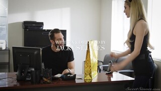 Blonde Bombshell London River Sucks Cock - страстные шлюхи в HD BIGWHORE.COM