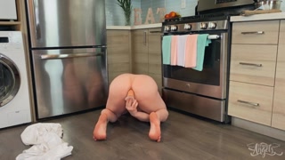 Evie Envy's Tattooed Temptation - страстные шлюхи в HD BIGWHORE.COM