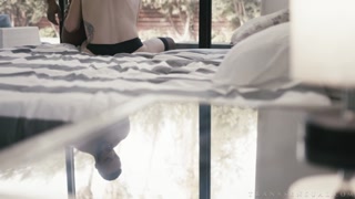 High Heels and Handjobs in the Shower - страстные шлюхи в HD BIGWHORE.COM