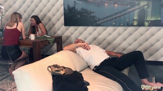 Old & Young Threesome – Kissing and Deep Throat Action - страстные шлюхи в HD BIGWHORE.COM