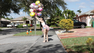 Youthful 99 Balloon Fun - страстные шлюхи в HD BIGWHORE.COM