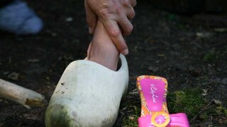 Phillipe's Forest Blowjob - страстные шлюхи в HD BIGWHORE.COM