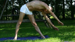 Old Man Teaches Young Fitness - новинки порно на BIGWHORE.COM