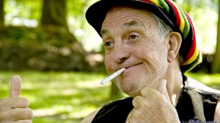 Mature Stoner Gets Handjob - страстные шлюхи в HD BIGWHORE.COM