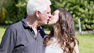 Deepthroat Fun with Layla - страстные шлюхи в HD BIGWHORE.COM