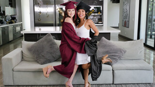 Family Ties and Bangers - страстные шлюхи в HD BIGWHORE.COM