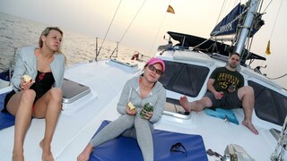 Blonde, Brunette, Glasses - Group Sex on Water - новинки порно на BIGWHORE.COM