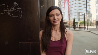 Spanking in Public with Jordi - страстные шлюхи в HD BIGWHORE.COM