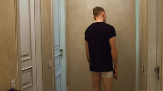 Russian Stepsister Caught with Porn On! - страстные шлюхи в HD BIGWHORE.COM