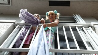 Natural Tits and Bubble Butt in a Threesome Frenzy - страстные шлюхи в HD BIGWHORE.COM