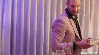 Paige Gives Quinton a Cock Ring - новинки порно на BIGWHORE.COM