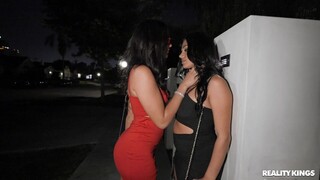 Night of Passion with Big Tits and Ass - страстные шлюхи в HD BIGWHORE.COM