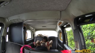 Lip Service in a Taxi - страстные шлюхи в HD BIGWHORE.COM