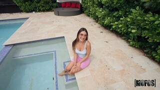 Huge Dick for Little Gem in Cowgirl Pose - страстные шлюхи в HD BIGWHORE.COM