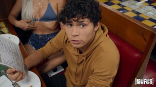 Natural Tits, Sweet Surprise - страстные шлюхи в HD BIGWHORE.COM