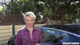 Blonde Bombshell in the Snow - новинки порно на BIGWHORE.COM
