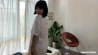RK's Behind the Scenes: Freja's Solo Play - страстные шлюхи в HD BIGWHORE.COM