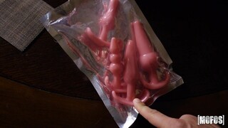 Squirting Teen in Thong and High Heels - новинки порно на BIGWHORE.COM