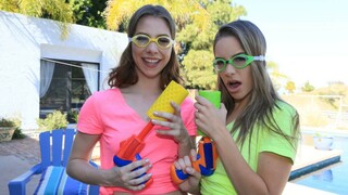 Bikini Babes Get Down and Dirty - страстные шлюхи в HD BIGWHORE.COM