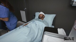Chris Fucks Chloe in Missionary Style - страстные шлюхи в HD BIGWHORE.COM