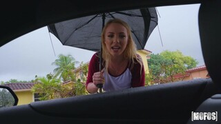 Car Sex with Dixie - страстные шлюхи в HD BIGWHORE.COM