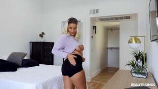 Indica Monroe’s Big Natural Tits Titty Fuck & Facial - страстные шлюхи в HD BIGWHORE.COM