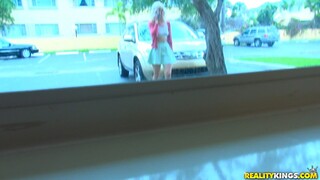 Cumshot on Candy Lips - страстные шлюхи в HD BIGWHORE.COM