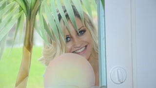 Shaved blonde Sienna Day enjoys a hard cock - страстные шлюхи в HD BIGWHORE.COM