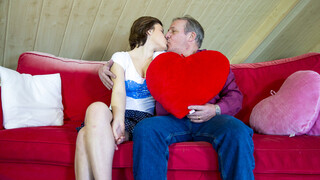 Keeping it Fresh with Grandpa - страстные шлюхи в HD BIGWHORE.COM