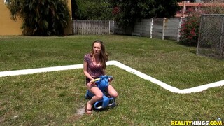 Roxy's Outdoor Sex Adventure - страстные шлюхи в HD BIGWHORE.COM