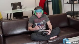 Blowjob Surprise for European Girlfriend - страстные шлюхи в HD BIGWHORE.COM