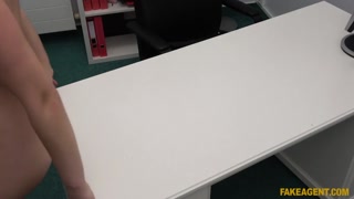 Shaved pussy gets pounded on desk - страстные шлюхи в HD BIGWHORE.COM