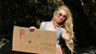  Money Can't Buy Class, But Hippies Have It  - страстные шлюхи в HD BIGWHORE.COM