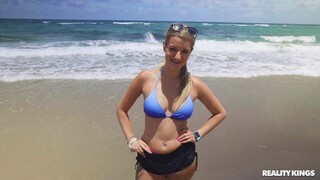 Cowgirl Fucking on the Beach - страстные шлюхи в HD BIGWHORE.COM