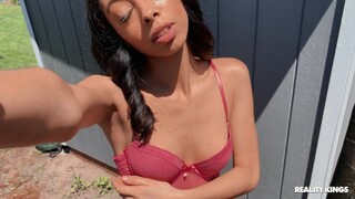 Natural Tits Girlfriend Fucks in the Yard - страстные шлюхи в HD BIGWHORE.COM