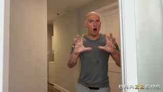  Zac Wild's Prank Goes Wrong  - страстные шлюхи в HD BIGWHORE.COM