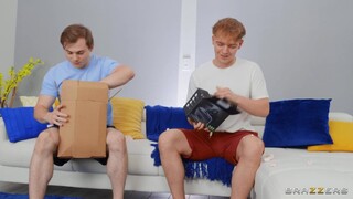 Tattooed Australian Wife Loves VR - новинки порно на BIGWHORE.COM