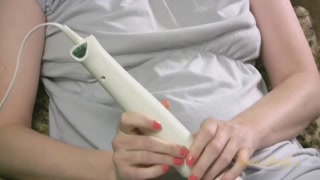 Jen uses a Hitachi wand for pleasure - страстные шлюхи в HD BIGWHORE.COM