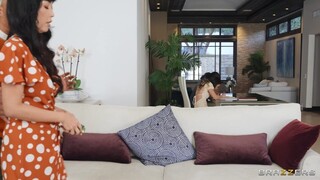 Petite Stepdaughter Lulu Chu Creampied in Rough Doggystyle - страстные шлюхи в HD BIGWHORE.COM