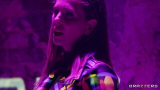 Deville's Deepthroat Delight - страстные шлюхи в HD BIGWHORE.COM