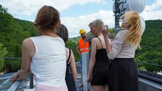 Shaved Pussy and Blowjobs on Rooftop - страстные шлюхи в HD BIGWHORE.COM
