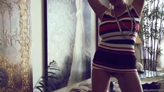 Kelly Madison Strips Down - страстные шлюхи в HD BIGWHORE.COM