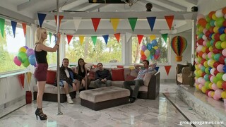 Cherry and Taylor's Sex Fest - страстные шлюхи в HD BIGWHORE.COM