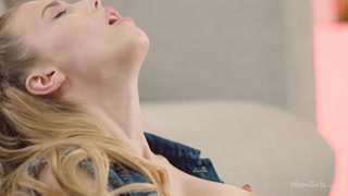 Titty Fucking My Fingers - страстные шлюхи в HD BIGWHORE.COM