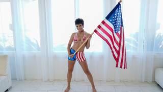 Red, White, and Naughty - страстные шлюхи в HD BIGWHORE.COM