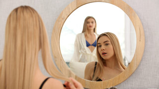 Girls Make Me Cum: Blonde & Brunette Fingering - страстные шлюхи в HD BIGWHORE.COM