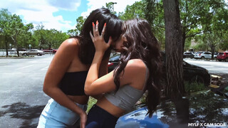 Vienna Black and Dana Wolf Wild Public Encounter - страстные шлюхи в HD BIGWHORE.COM