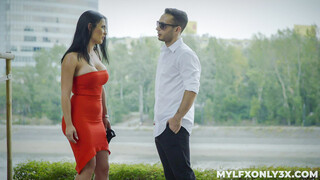 Raul Costa Fucks MILF Honey Damon in Broken Heel Fantasy - страстные шлюхи в HD BIGWHORE.COM