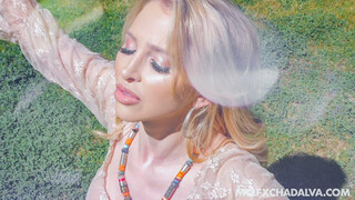 Opening Her Chakras: Alix Lynx Gets Filled - страстные шлюхи в HD BIGWHORE.COM